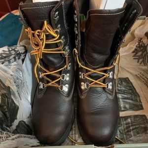 40 belows timberland boots used but in great condition